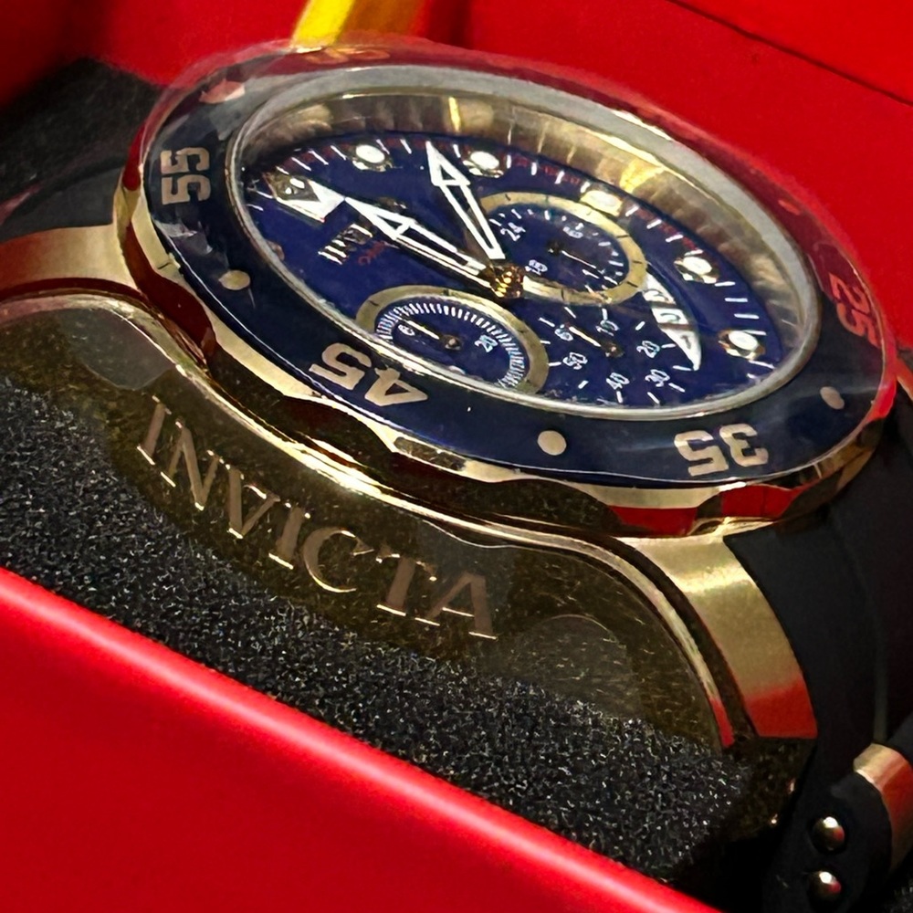 Invicta Pro Diver SCUBA
Men's Watch - 48mm, Gold, Black (6983)